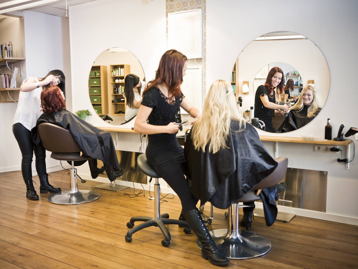 Sonya Riviere Hairstyling & Extensions logo