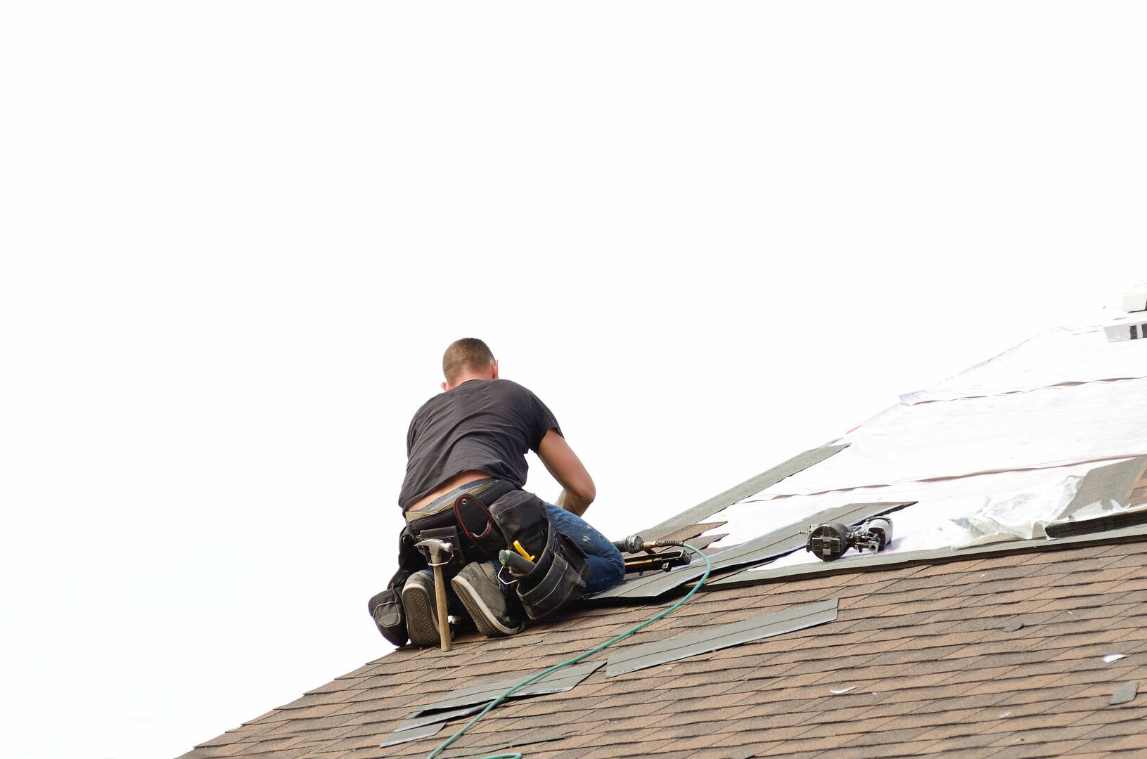 Fury Roofing logo