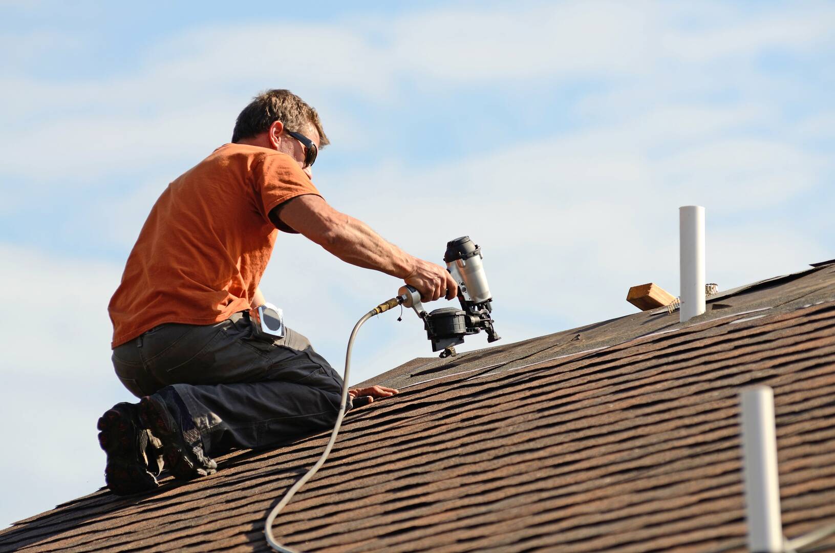 Commercial Roofing Inc logo